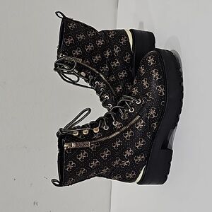 GUESS Chunky platform Women's Ankle Boot BlackCombat Lace Up Zip Size 9.5